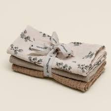 3 Petits Langes Bluebell Garbo And Friends L Little Home Fr Naissance En 2020 Ma Petite Cookies Et Biscuits Reglisse