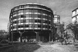 In 1969 chase purchases the remaining 25% and renames the bank osterreichische kommerzialbank. Chase Manhattan Bank Mailand