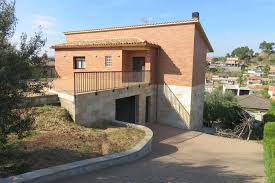 kəsˌteʎβizˈβal) is a municipality in the comarca of vallès occidental in catalonia. Casas De Particulares En Castellbisbal Habitaclia