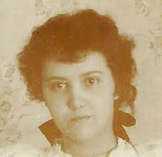 Minnie Olivia Gillette Hitchcock (1872-1955)