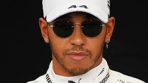 Lewis carl hamilton is a british formula one racing driver. Lewis Hamilton Zu Ferrari Ex F1 Boss Bernie Ecclestone Wird Er Nicht Uberleben