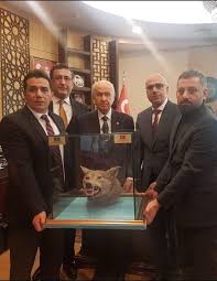 Bahceli Ye Doldurulmus Kurt Kafasi Hediyesi Gundem Haberleri