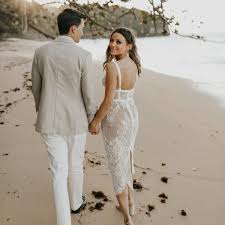 Learn about timelines and traditions today! Does It Matter How Long You Ve Been Together Before Getting Engaged