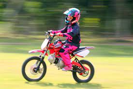 Especial Introducao Das Criancas No Motociclismo Off Road Motox É perfeita para trabalhar a coordenação motora e a parte física. motociclismo off road