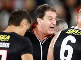 Heat comes for AFL umpires as 'old' rule puzzles St Kilda coach Ross Lyon