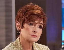 Am I the only one who wishes we got more from Diane than "I need a lawyer"  and boom she appears. She needs a storyline about HER!