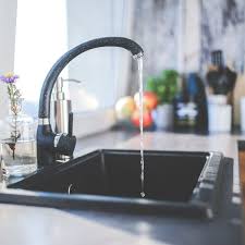 Evier De Cuisine En 2020 Deboucher Evier Robinet Comment Deboucher Une Canalisation