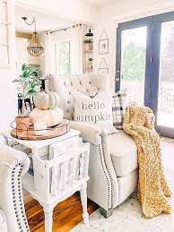 Pin By Vivian Kadus On Home In 2020 Fall Home Decor Farmhouse Fall Decor Living Room Decor