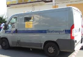 I rapinatori si fecero consegnare il denaro da una guardia giurata che aveva appena prelevato. Rapina Portavalori C E Un Basista Nella Sicurtransport O Nelle Poste