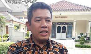 Dalam perpres ini, sekolah tinggi multi media merupakan perguruan tinggi di lingkungan kementerian komunikasi dan informatika , dan secara teknis akademis dibina oleh kementerian pendidikan dan kebudayaan. Yogyakarta Diharapkan Jadi Pusat Sinematografi Nasional Republika Online