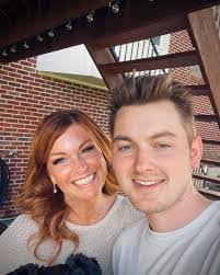 Shannon Ponder's Instagram, Twitter & Facebook