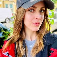 Amanda Skaar's Instagram, Twitter & Facebook