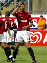 Ve taraftarlarımızın heyecanla bekledikleri john carew beşiktaş'ta… beşiktaş futbol yatırımları sanayi ve ticaret a.ş., john carew'in bonservisini elinde bulunduran i̇spanya'nın valencia kulübü ile. John Carew Klar For Besiktas