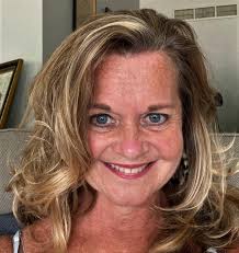 Carol Lile's Instagram, Twitter & Facebook