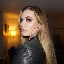 Alex Stamper's Instagram, Twitter & Facebook