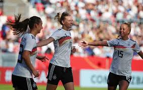 Probably the best female goalkeeper in the world. 2 0 Sieg Gegen Chile Deutsche Fussballerinnen Gewinnen Letzten Wm Test Sport Tagesspiegel