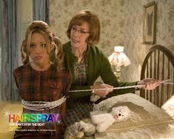 Hairspray is a 2007 american musical film based on the 2002 broadway musical of the same name, which in turn was based on john waters's 1988 comedy fi. Image Hairspray Film