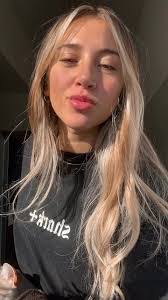 Amanda Ranieri's Instagram, Twitter & Facebook