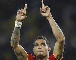 Jogadores é o plural de jogador. Milan Acerta Compra De Boateng E Retorno De Paloschi