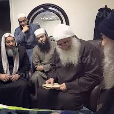 الشيخ محمد حسين يعقوب حفظه الله. Ù…Ø­Ù…Ø¯ Ø­Ø³Ø§Ù† ÙˆÙŠØ¹Ù‚ÙˆØ¨ ÙÙŠ Ø²ÙŠØ§Ø±Ø© Ø§Ù„Ø­ÙˆÙŠÙ†ÙŠ Ø¨Ø¹Ø¯ Ø®Ø±ÙˆØ¬Ù‡ Ù…Ù† Ø§Ù„Ù…Ø³ØªØ´ÙÙ‰ Ø´Ø§Ù‡Ø¯