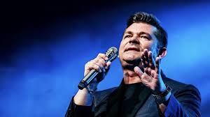 To mnie denerwuje l ewa wąsikowska. Zenek Martyniuk Szalal Pozniej Do Jego Domu Przyjechala Policja