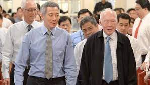 The family name is lee ( 李 ). Dr Lee Weiling Accuses Pm Lee Hsien Loong Of Misleading Her Father Into Thinking Oxley House Was Gazetted The Online Citizen Asia