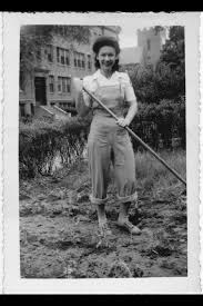 Pin By Chelci Humm On 1930 S 1950 S Vintage Outfits Vintage Photographs Vintage Photos
