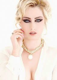 Molly Dutton _ Model