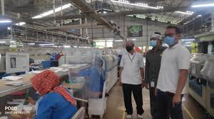 Gaji di pabrik sepatu nike sukabumi / lowongan team member stitching sewing pt pratama abadi industri serpong september 2018 serangid / maka setelah dikalikan 8,03 persen atau (pdr kali inflasi) dihasilan jumlah sekitar rp.2.791.015. 2 300 Karyawan Pt Chang Shin Indonesia Dirumahkan Serentak Pikiran Rakyat Com