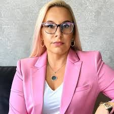 Tabitha Mooney's Instagram, Twitter & Facebook