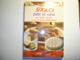 Le creme, le frolle e i dolci al cucchiaio vengono realizzati con farina macinata a pietra non raffinata, utilizzando zucchero di canna grezzo e ingredienti di prima qualità. Dolci Fatti In Casa Per Tutti I Giorni E Per Le Feste Tradizionali Neri Margherita 9788871229553 Amazon Com Books