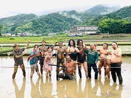 泥んこプロレス」に参加した選手たち - 伊豆下田経済新聞