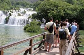Krka je sedmi nacionalni park u hrvatskoj poznat po velikom broju jezera i slapova. Zavirite U Nacionalni Park Krka Tportal