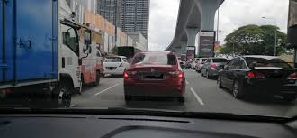 Grab memberi contract supply kereta. Grab Driver Says Traffic Getting Heavier Many Ignoring Mco Rules Do You Want Another Month Of Lockdown Paultan Org