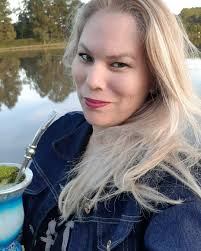 Good morning. Such a bright beautiful moon this morning walking to work.  Have a lovely day