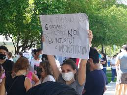 En cada casilla especial se cuenta con el apoyo de un operador y un auxiliar de equipo de cómputo , designado por el descarga de materiales. T Cnhhl Qgjggm