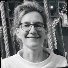 Metal microanalysis as input for dosimetry of therapeutic  radiopharmaceuticals