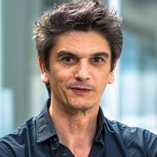 Trouvez un freelance Adobe-after-effects disponible sur Malt