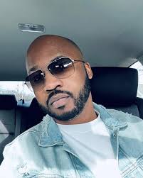 Terence Willis's Instagram, Twitter & Facebook