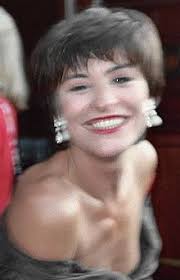 Amanda donohoe (born 29 june 1962) is an english actress. Amanda Donohoe Wikipedia