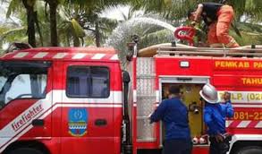 Tapi karena pasokan air yang sulit di sini, api menyala lagi. Pangandaran Kekurangan Armada Damkar Dan Anggaran Pemeliharaan Seputar Pangandaran