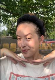 a little asmr makeup bc i have work to get done today🫡🫶🏼 #mommakeup  #asmrmakeup #asmrvideo #smallcreator #ugccreator