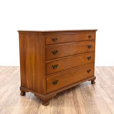 This Welsh Valley Thomasville Dresser Is Featured In A Solid Cherry Wood With A Glossy Finish This Chest Of Draw Vintage Furniture Thomasville Vintage House