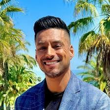 Mike Swendrowski's Instagram, Twitter & Facebook