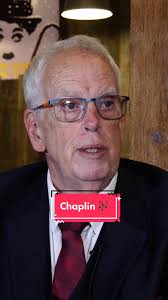 🎩 Comment Charlie Chaplin composait-il les musiques de ses films ? Son  fils Eugène, ingénieur du son et réalisateur de documentaires, nous en dit  plus. 👀 #charliechaplin #composition #cinema ...