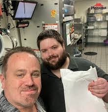 Eric Pendergraft's Instagram, Twitter & Facebook