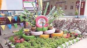 Antara contoh pameran bertema yang dicadangkan dan boleh dilaksanakan oleh gpm adalah seperti dalam perancangan aktiviti pameran pusat sumber sekolah. Tak Sangka Menang Besar