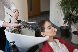 The tip calculator calculates tip amount for various percentages of the cost of the service, and also the bottom line: How Much To Tip Hairdresser On 200 300 Highlights Living Gorgeous