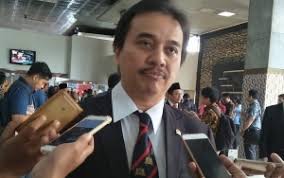 Tak sedikit juga yang mengomentari foto tersebut. Rumah Eks Menpora Roy Suryo Penuh Parabola Netizen Buat Komunikasi Sama Alien