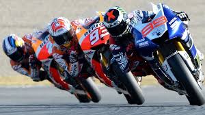 Lorenzo Wins To Extend Title Fight Motogp Racing Bikes Motogp Valencia